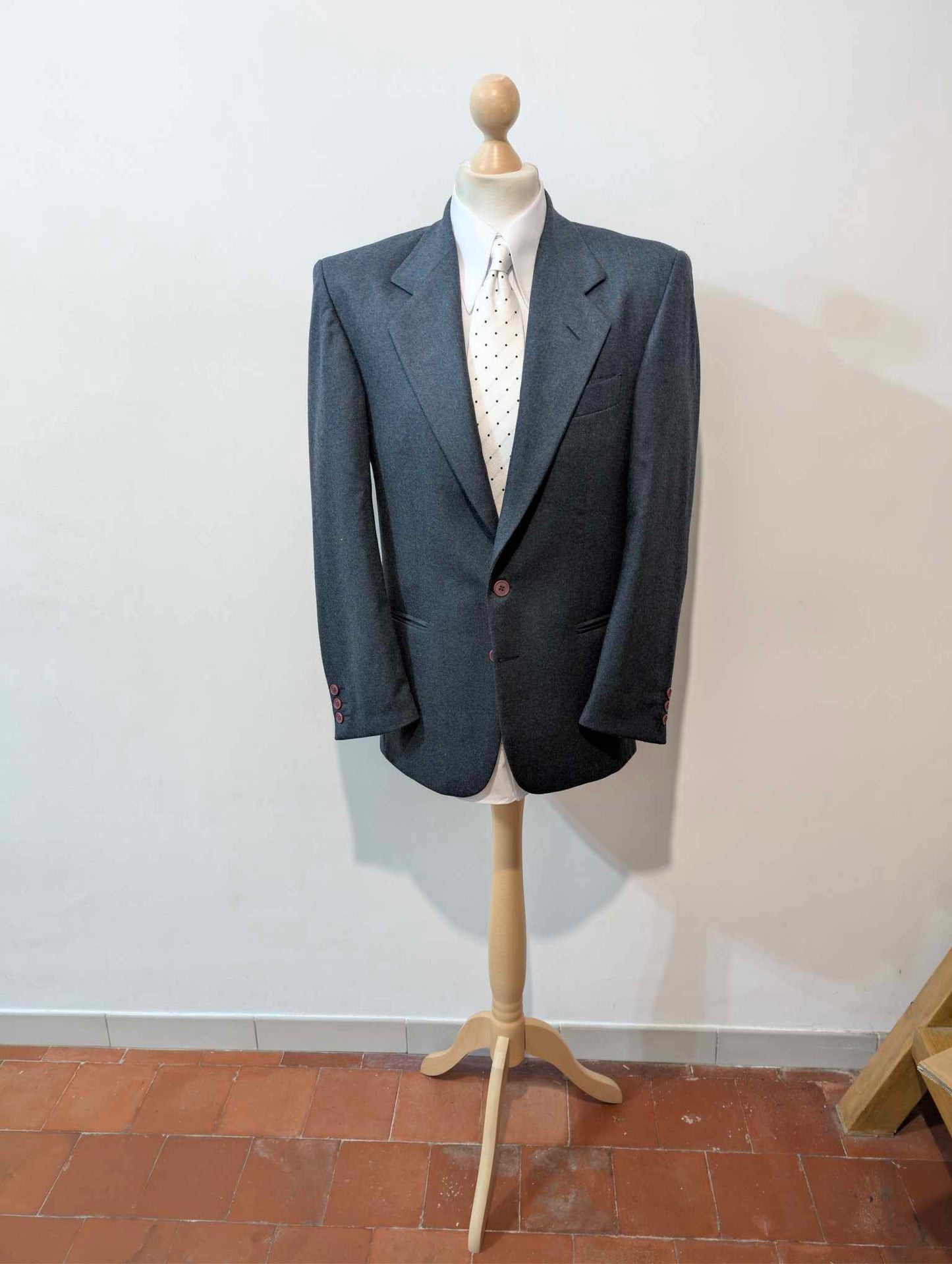 Wunderschöner blauer Anzug aus schwerem Flanell