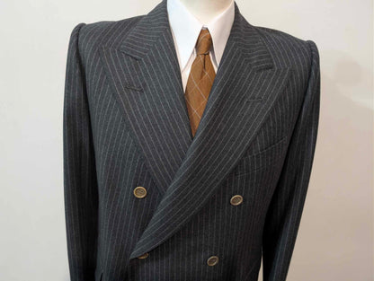 Legendärer zweireihiger Nadelstreifenanzug aus schwerem Flanell