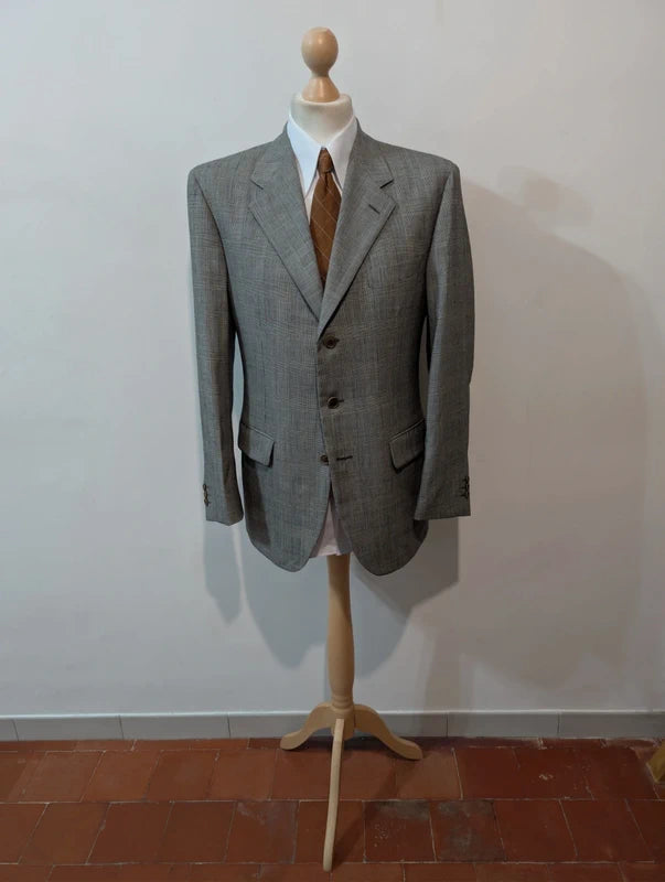 Eleganter grauer Prince-of-Wales-Anzug