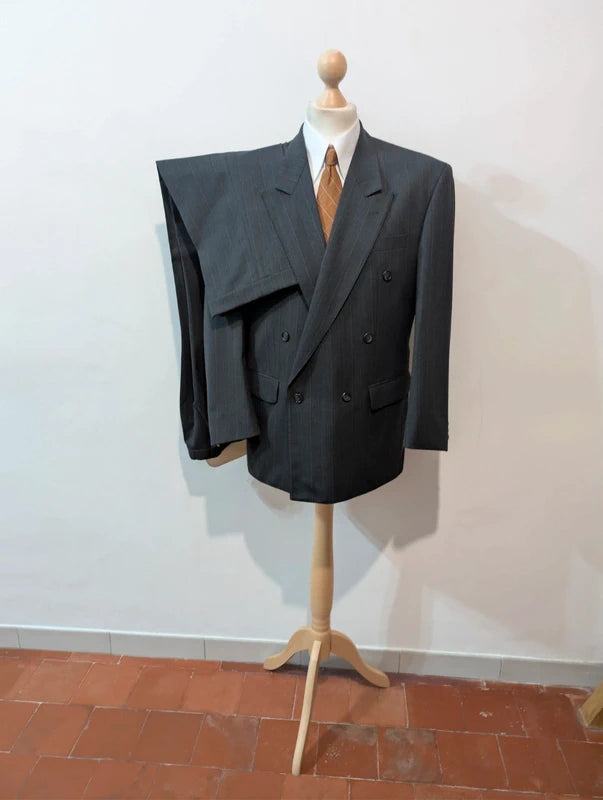 Prächtiger, zweireihiger, gestreifter Wollanzug