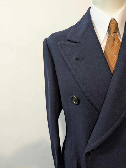 Legendärer marineblauer Zweireihermantel