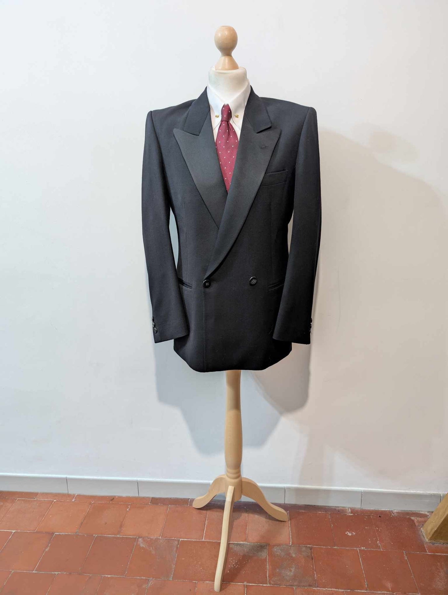 Incroyable smoking croisé en laine