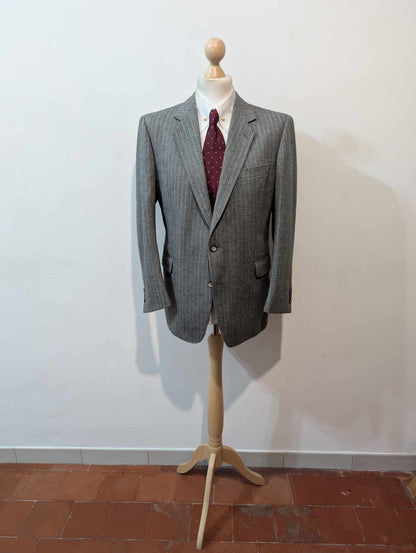 Gentille costume pinstripe en tweed