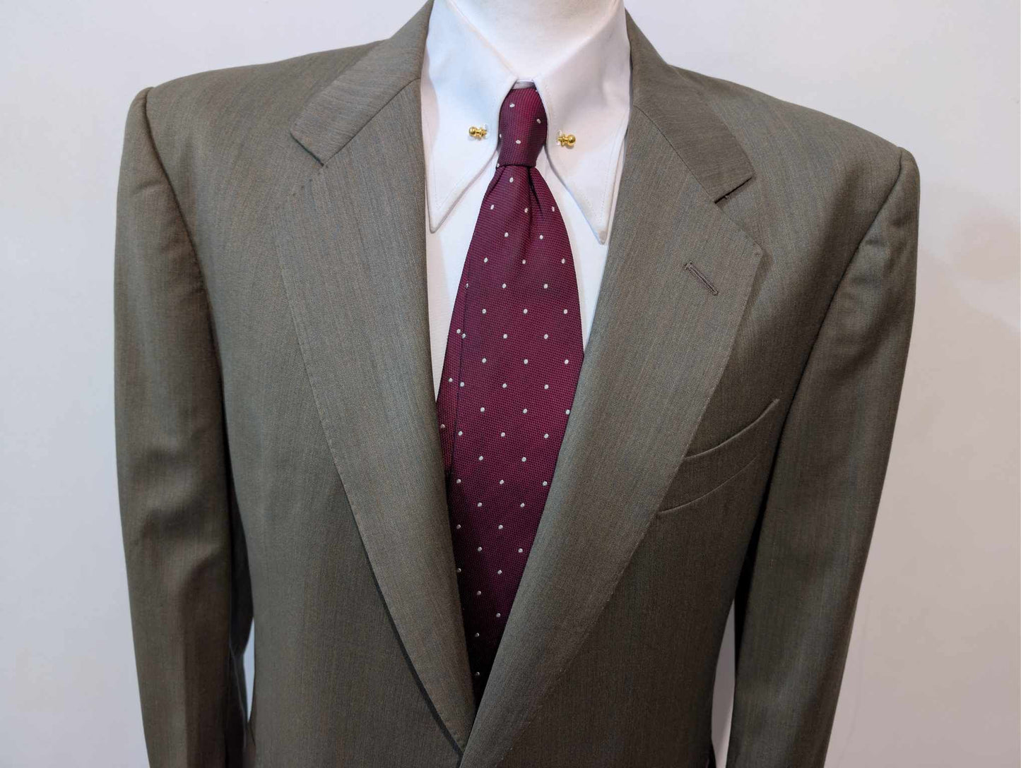 Classique costume gris kaki en laine légère