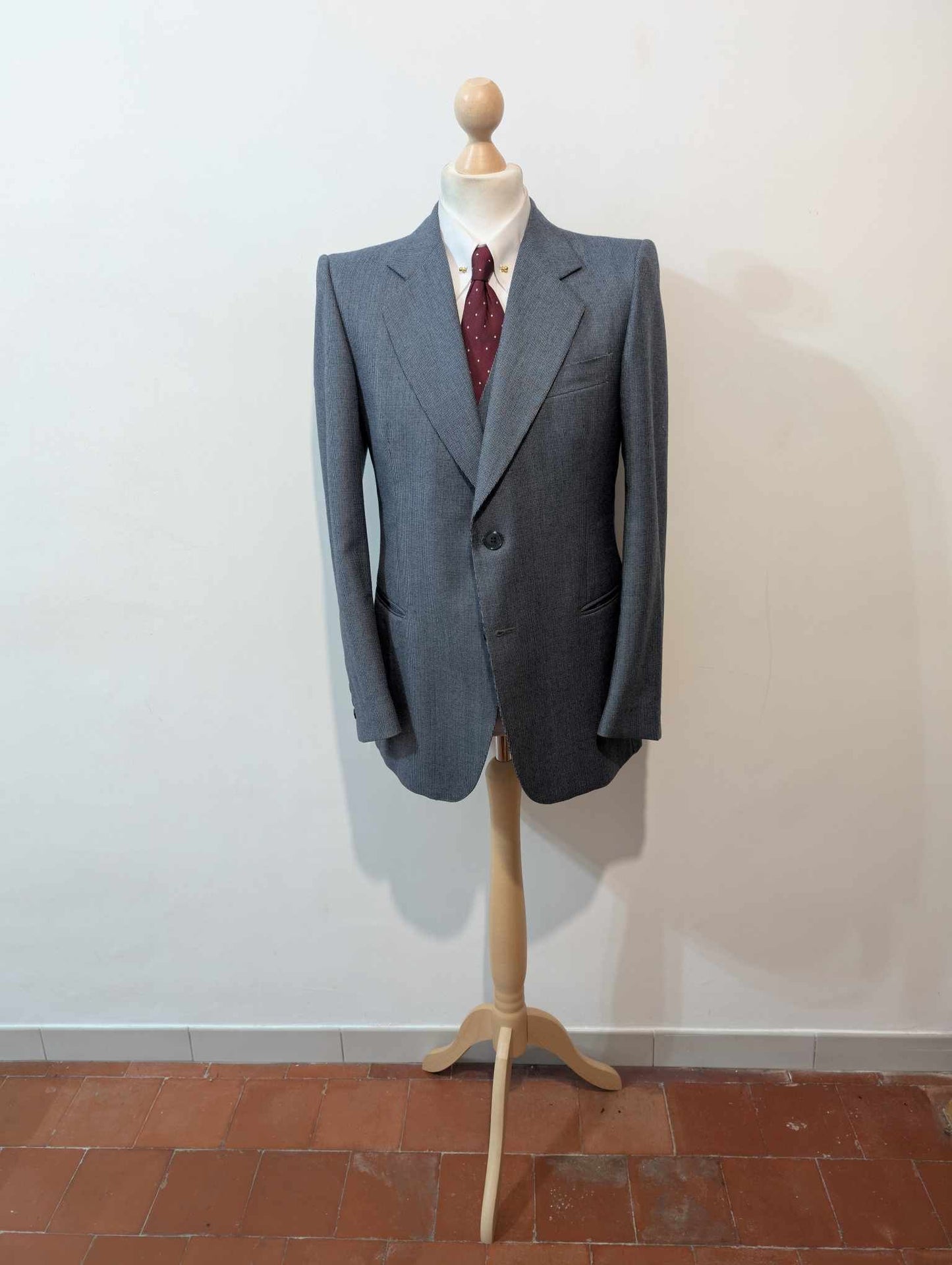 Majestueux costume trois pièces de couleur bleu en flanelle