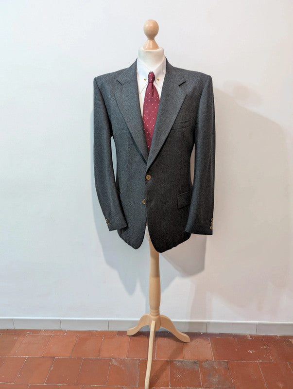 Redoutable costume gris en flanelle lourde