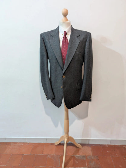 Redoutable costume gris en flanelle lourde