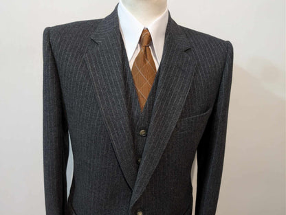 Incroyable costume 3 pièces pinstripe en flanelle lourde