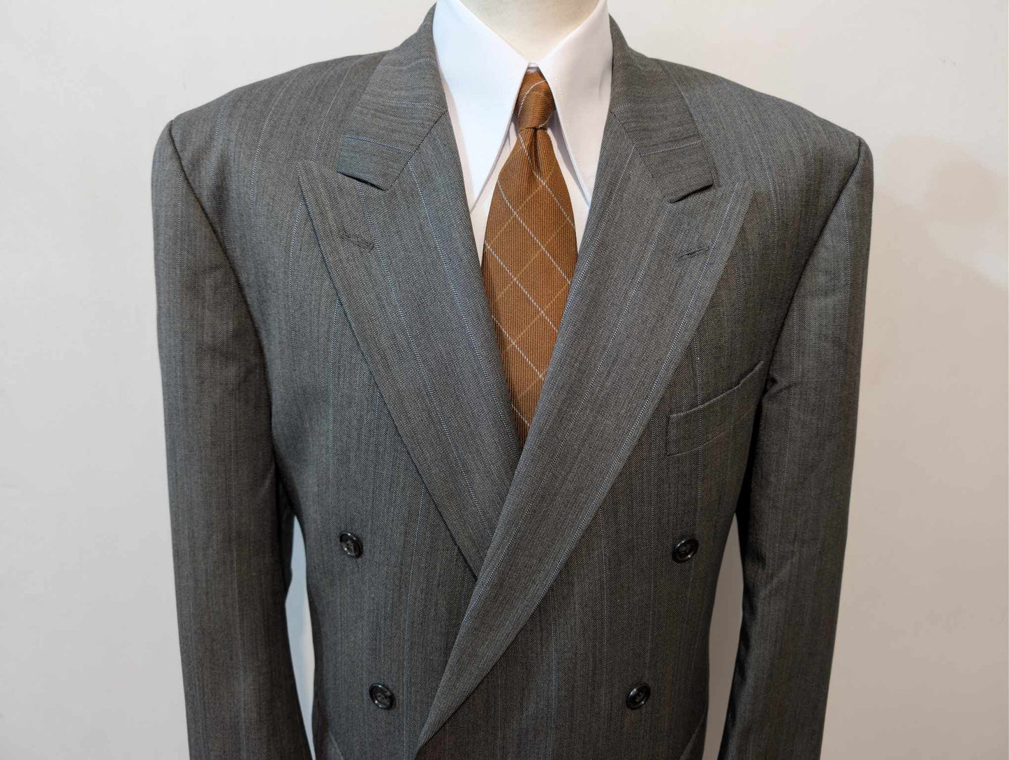 Spectaculaire costume croisé gris en laine