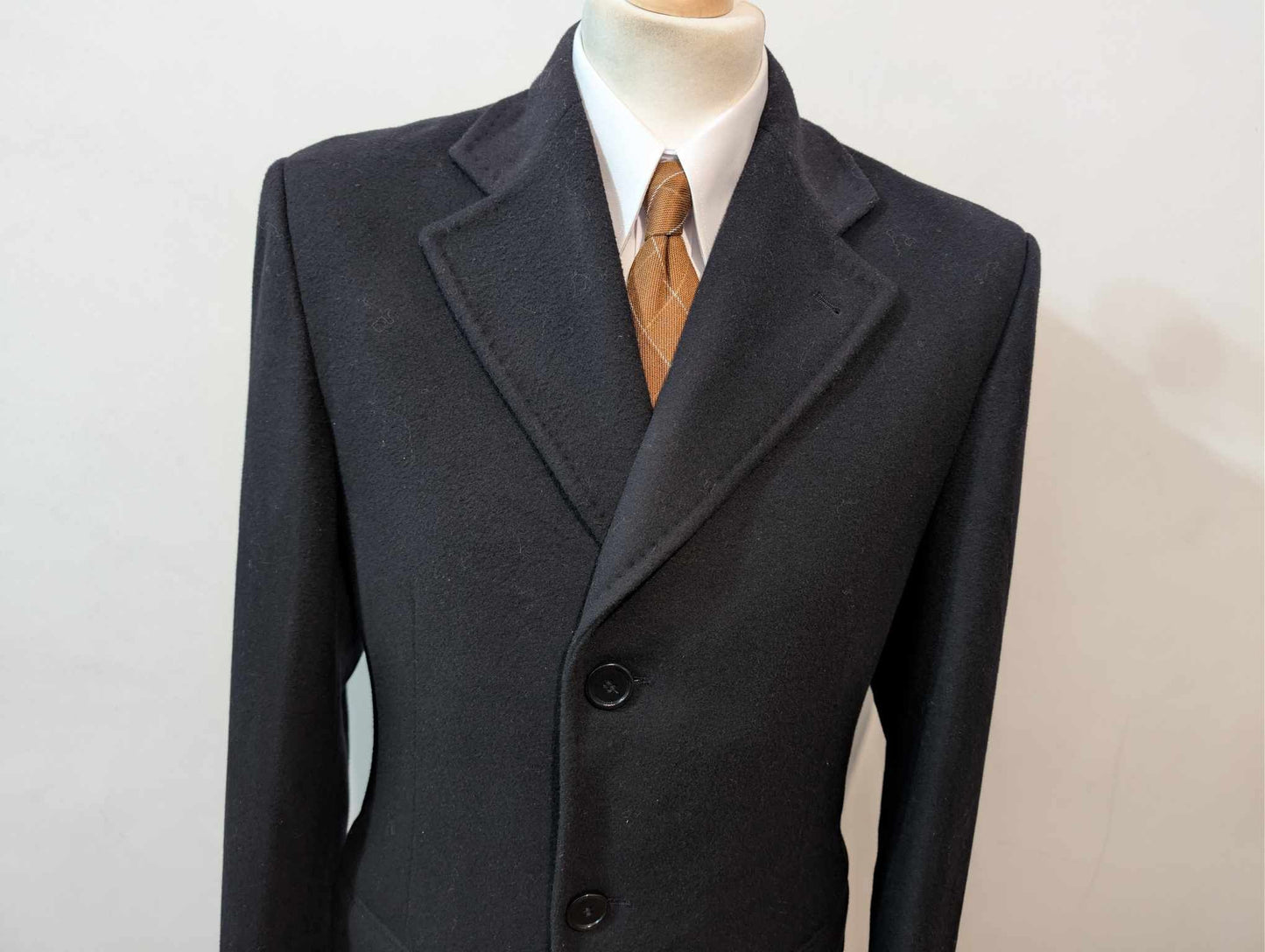 Élégant manteau noir en laine