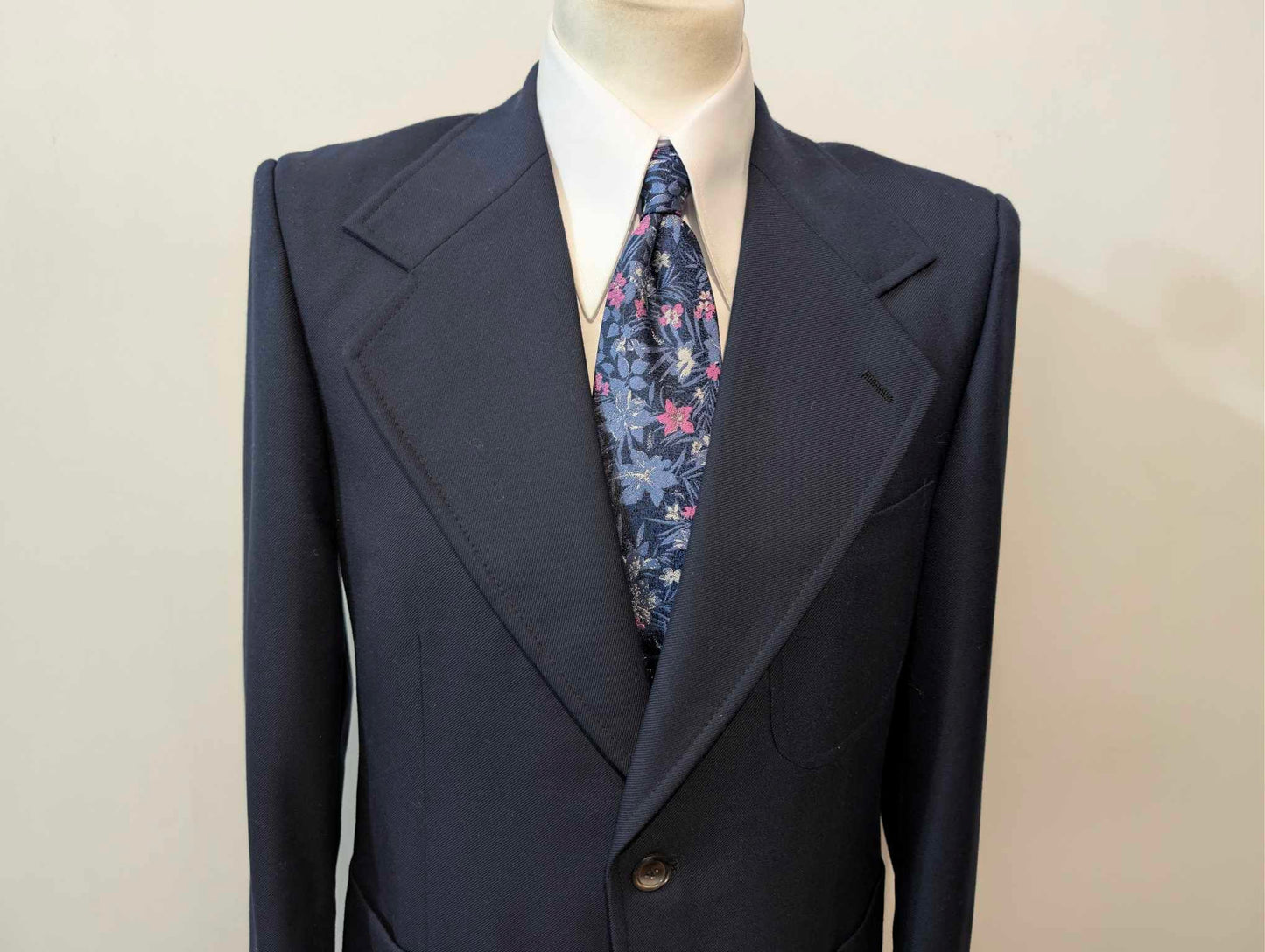 Nice wool navy blue suit