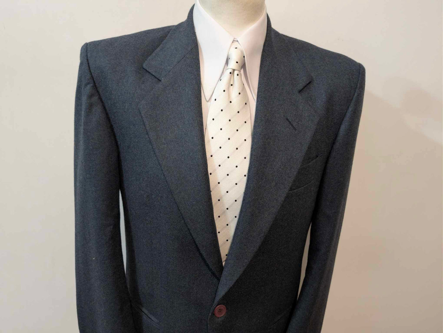 Wunderschöner blauer Anzug aus schwerem Flanell