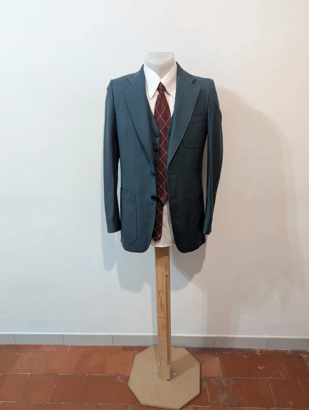 Prächtiger dreiteiliger marineblauer Wollanzug