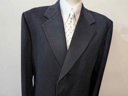 Eleganter marineblauer Wollmantel