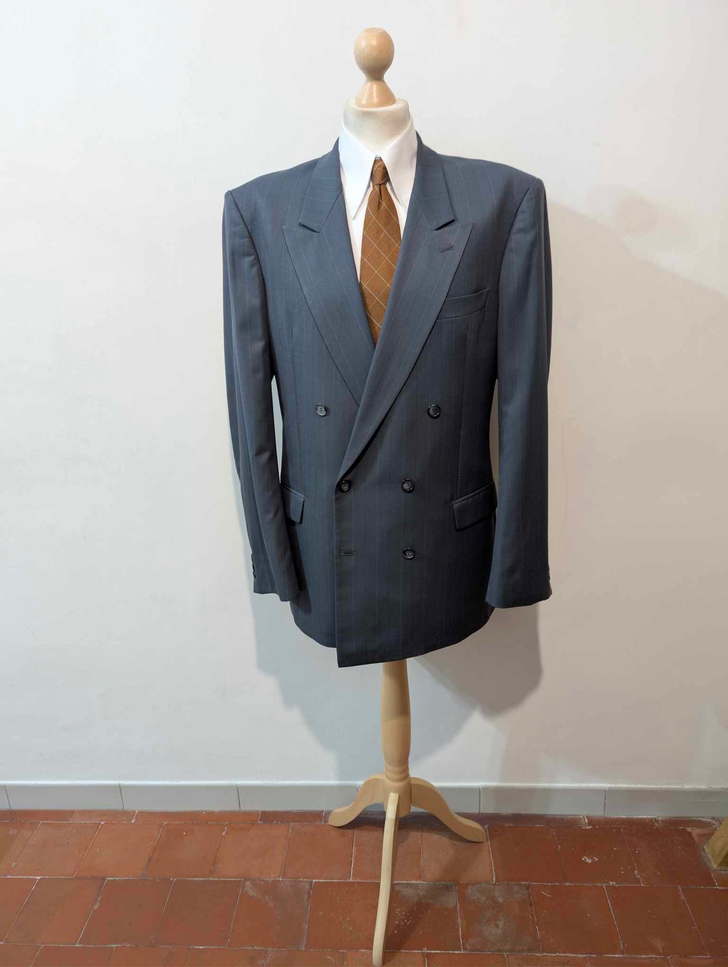 Unglaublicher Nadelstreifen-Zweireiher aus Wolle