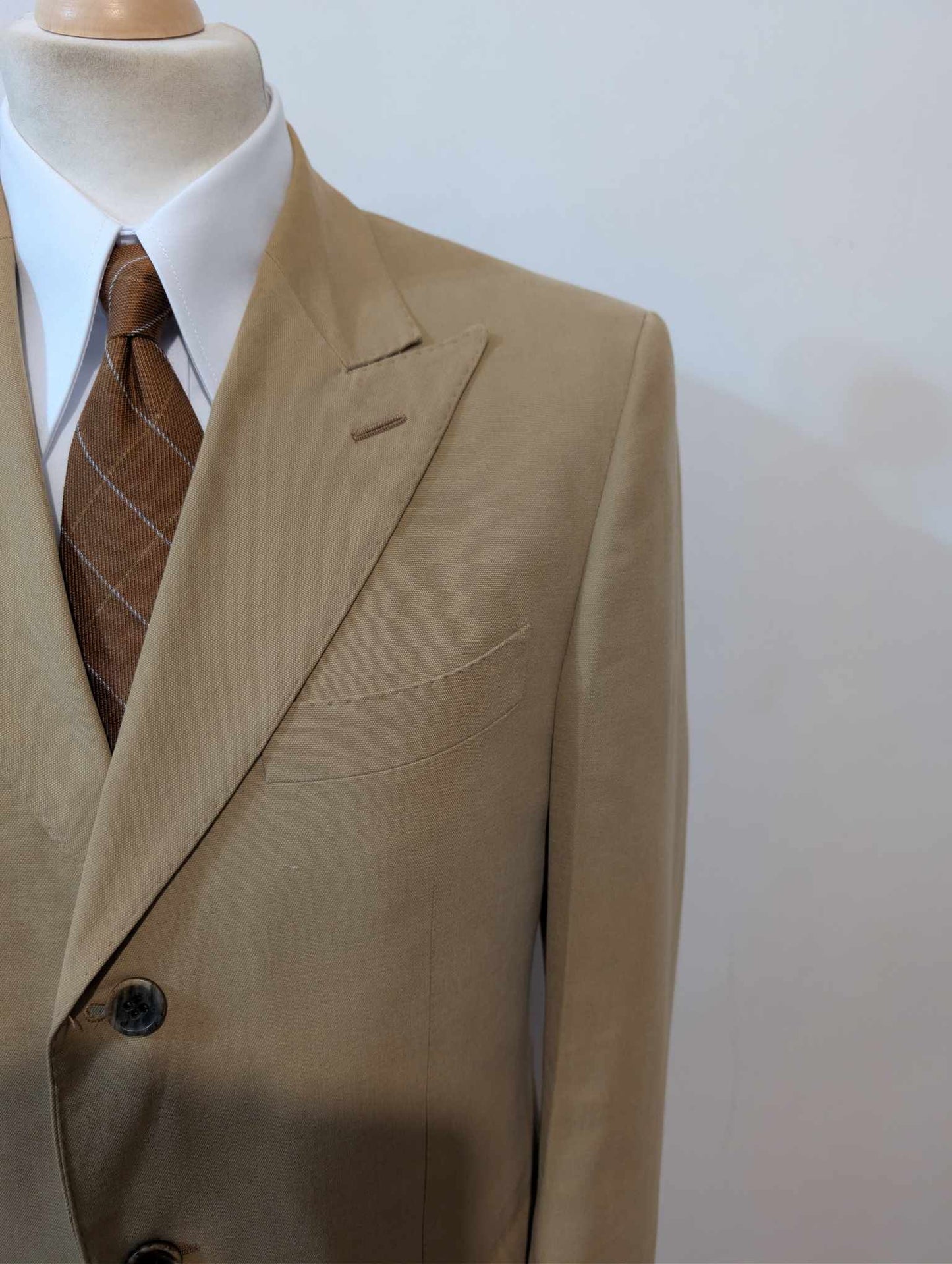 Sympathique veste de couleur marron beige en coton