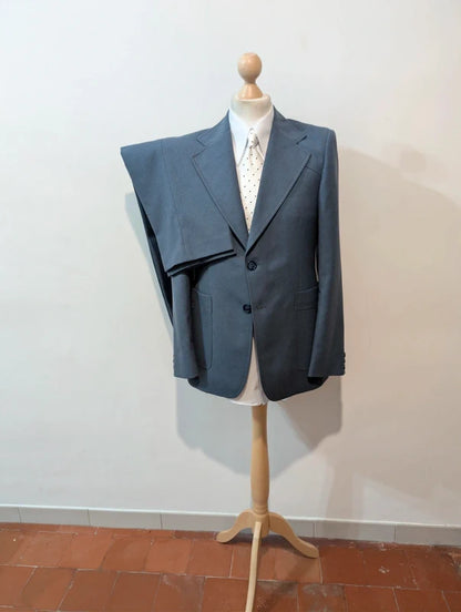 Prächtiger marineblauer Flanellanzug