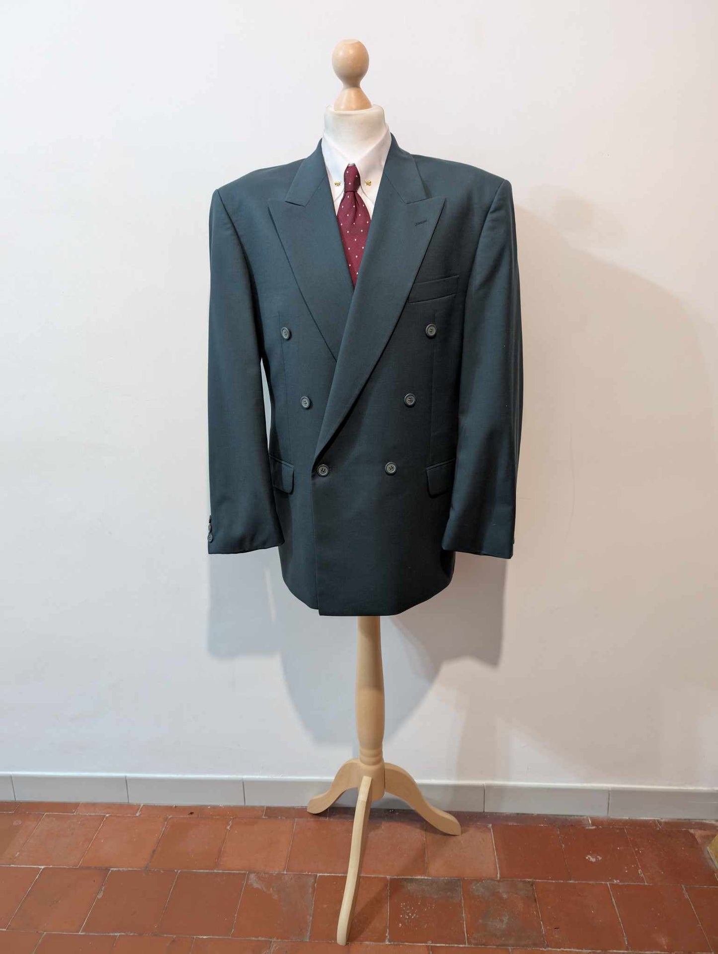 Original costume croisé de couleurs bleu vert en laine froide