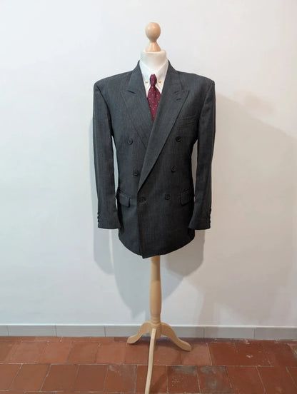 Élégant costume croisé gris en laine