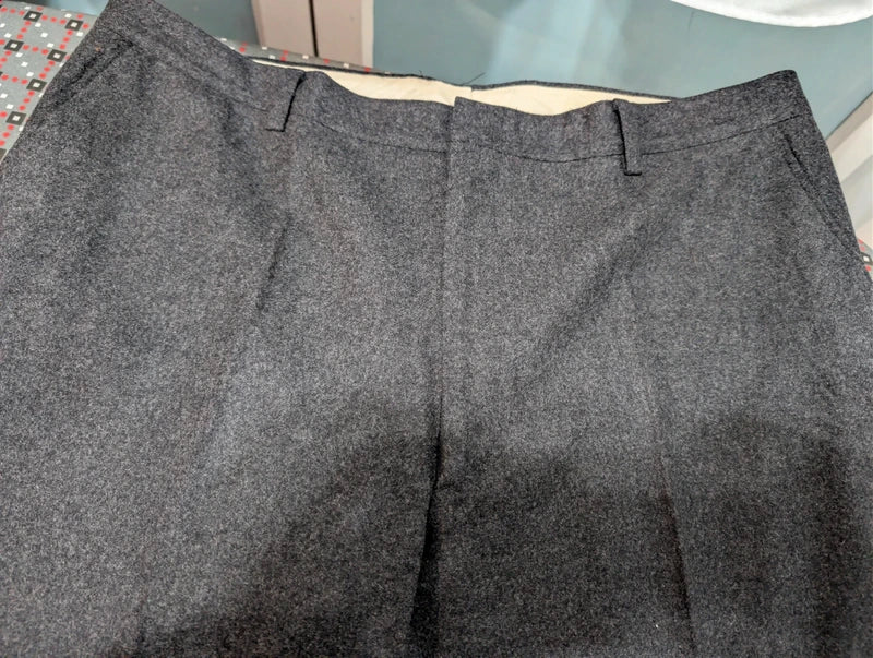 46FR Schwere graue Flanellhose