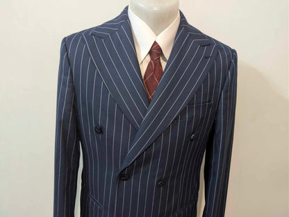 Fabelhafter zweireihiger Nadelstreifenanzug aus Wolle