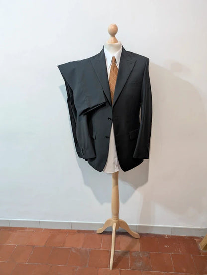 Gentil costume noir en laine