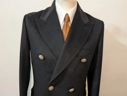 Eleganter schwarzer Wollpolomantel