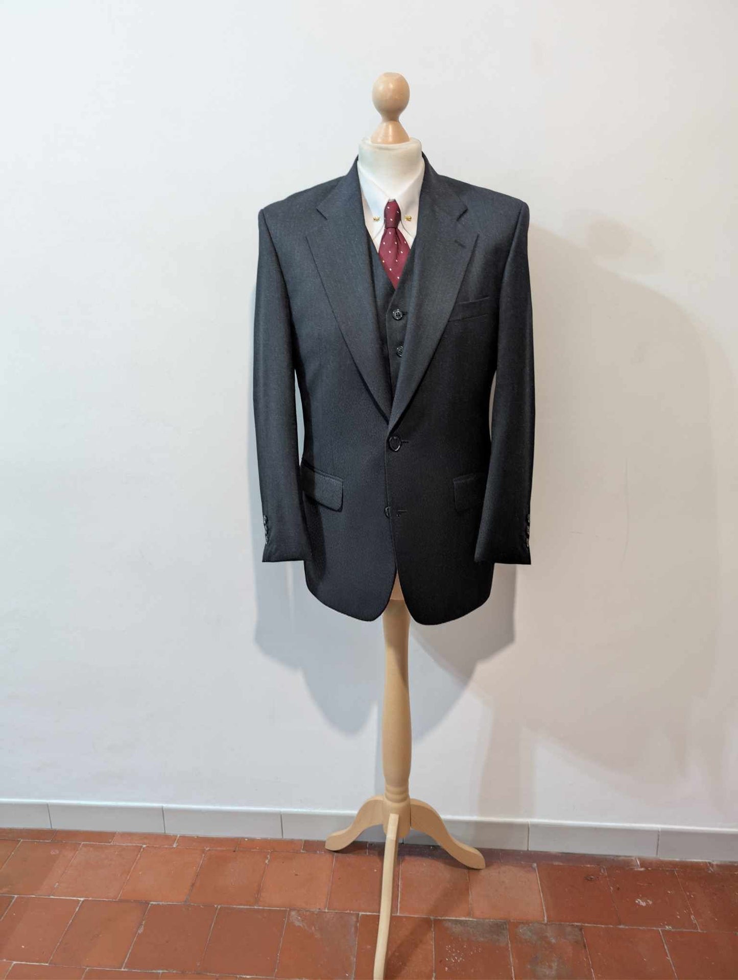 Majestueux costume 3 pièces gris en laine