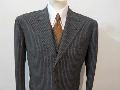 Dangereux costume 3 pièces pinstripe en flanelle lourde