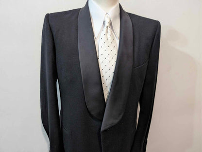 Eleganter Smoking aus schwerem Flanell