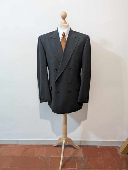 Sublime costume croisé de couleur gris en laine froide