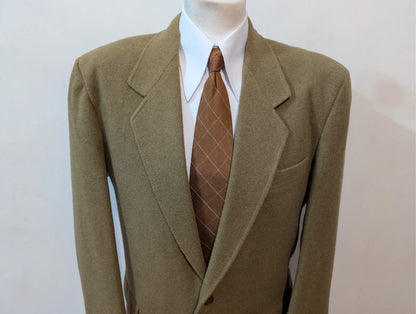 Schöne grüne Wolljacke