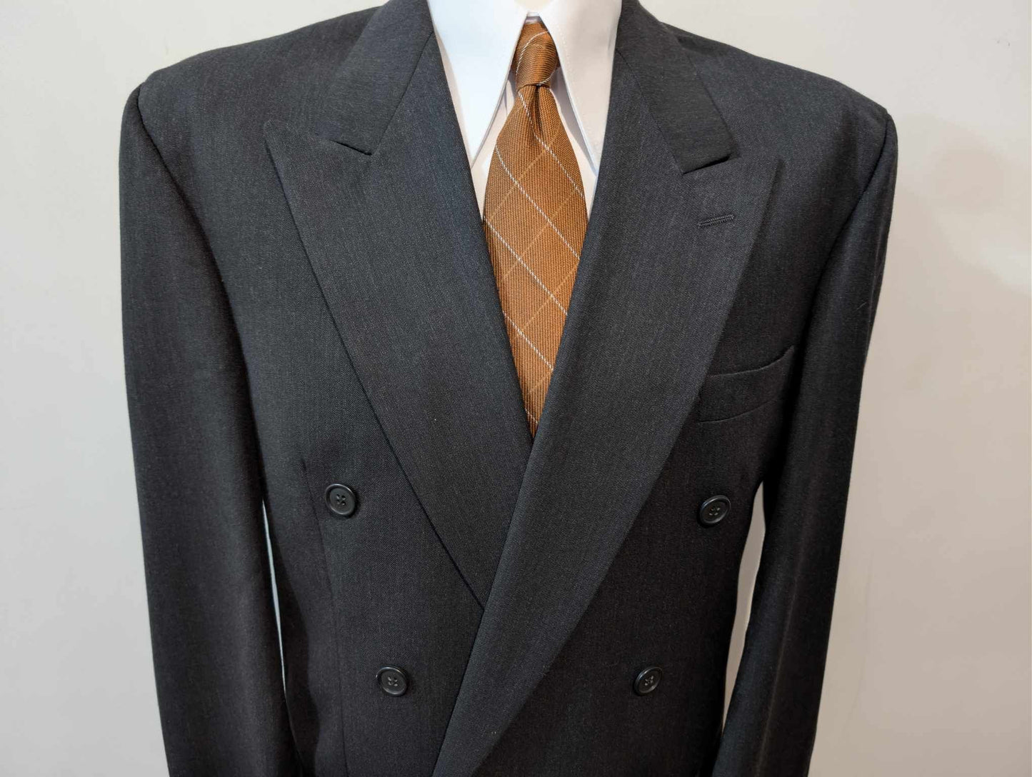 Magnifique costume croisé gris en laine