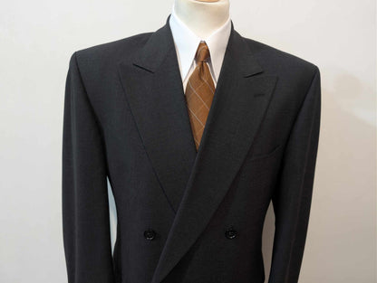 Sublime costume croisé de couleur gris en laine froide