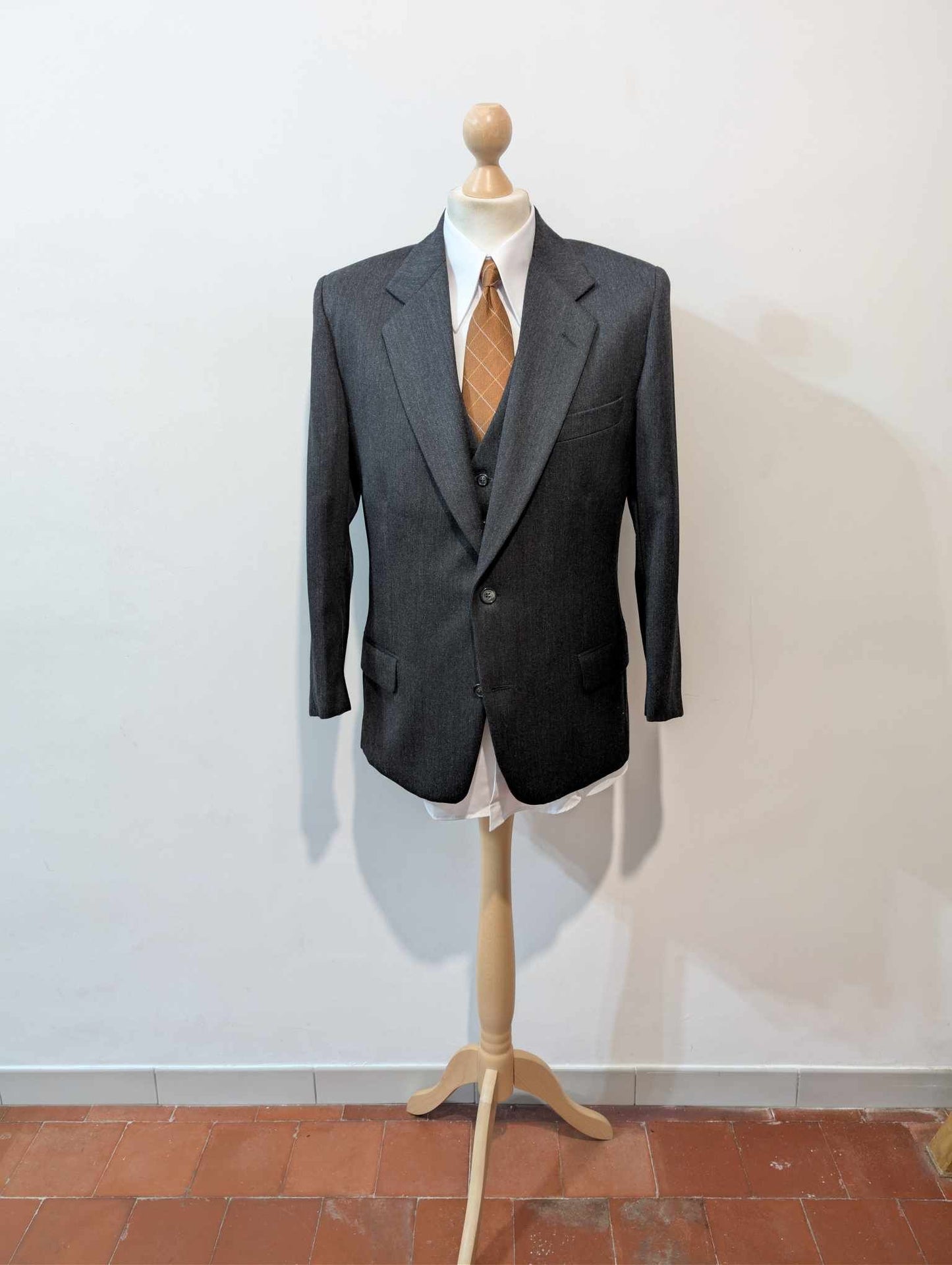 Fabuleux costume 3 pièces de couleur gris en flanelle