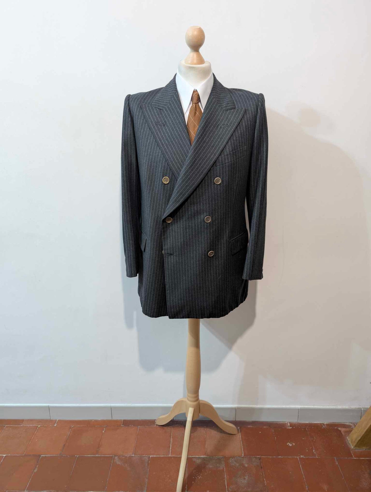 Legendärer zweireihiger Nadelstreifenanzug aus schwerem Flanell