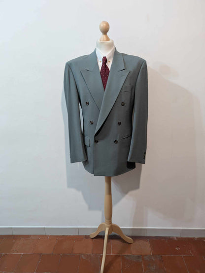 Élégant costume croisé de couleurs gris bleu en laine