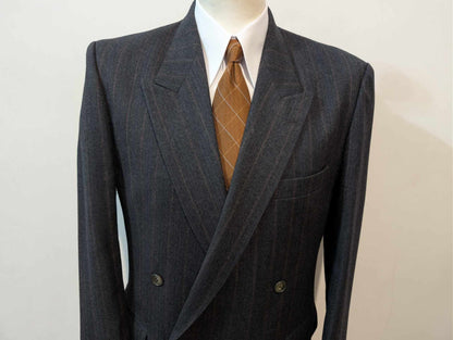 Méchant costume croisé chalkstripe en flanelle de laine