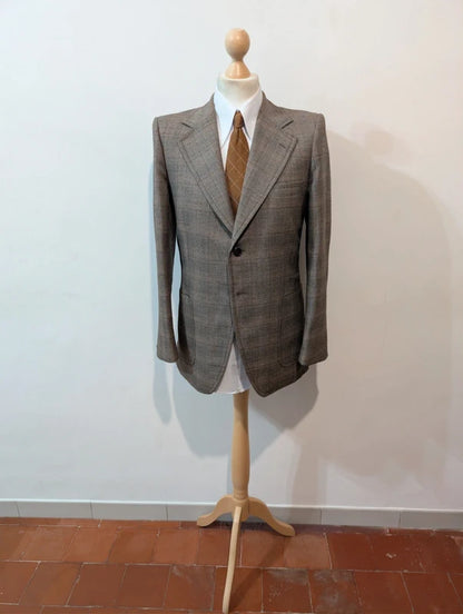 Eleganter brauner Wollanzug mit Karomuster