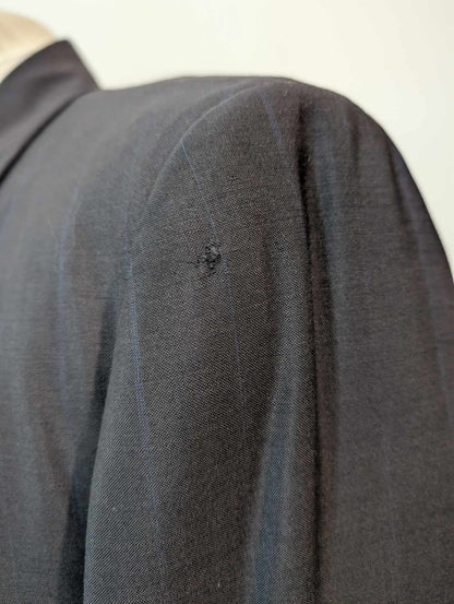 Élégant costume costume croisé pinstripe en laine froide