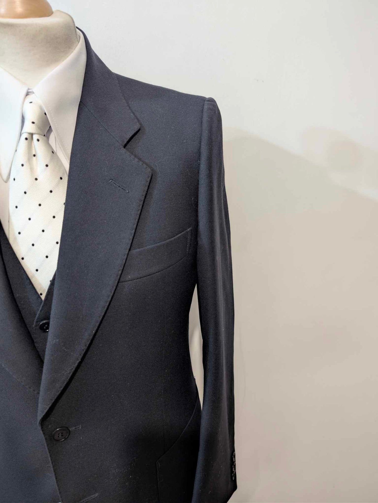 Wunderschöner dreiteiliger marineblauer Wollanzug