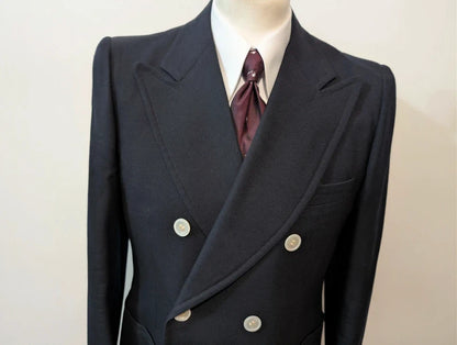 Fabelhafte, zweireihige dunkelblaue Wolljacke