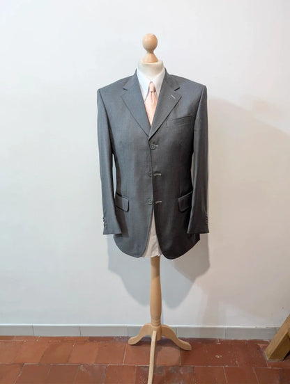Genialer grauer Loro Piana Anzug