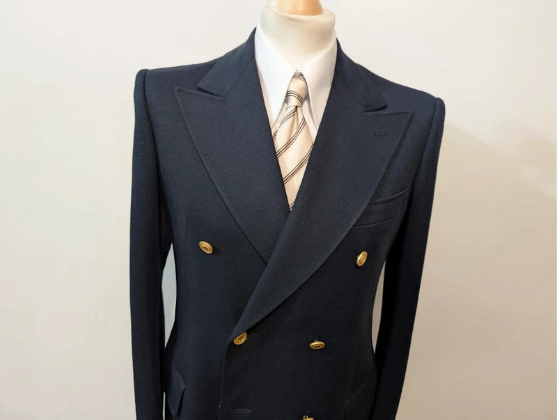 Ausgezeichnete marineblaue Doppelreiherjacke
