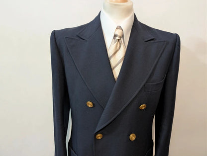 Ausgezeichnete marineblaue Zweireiherjacke aus Wolle