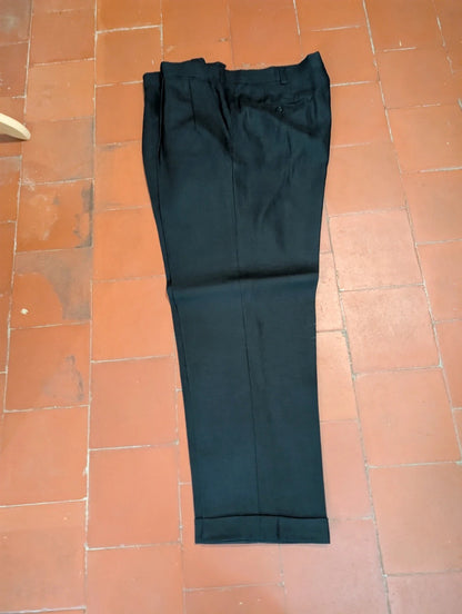 Effrayant costume croisé noir en lin