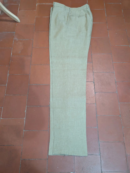 Gentil costume beige sable en lin
