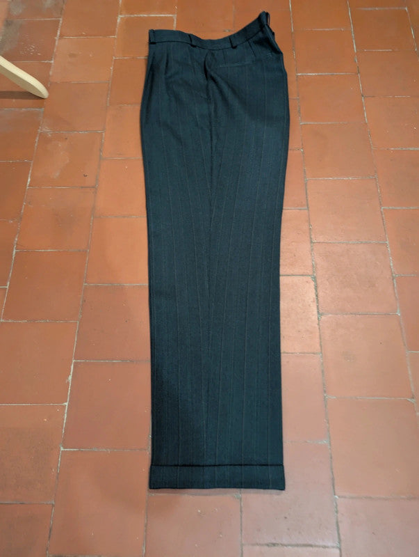 Classique costume gris a rayure
