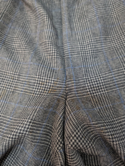 Élégant costume gris en flanelle lourde