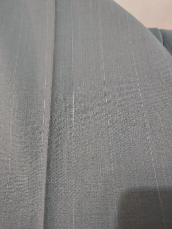 Lumineux costume bleu a rayure en laine